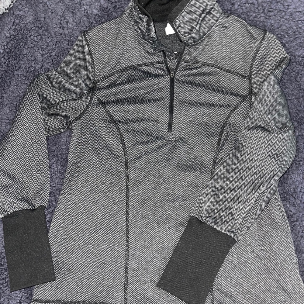 QUARTER ZIP WORKOUT LONG SLEEVE!!